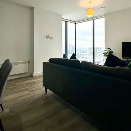 Premium Deals L Last-minute L 4 Min Walk To Library L 18th Floor 2 Bed 2 Bath Centre Penthouse With Gym & Netflix By Jvt Short Lets * Birmingham